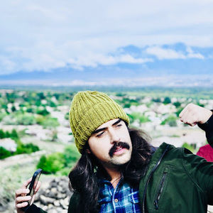 Meet your Posher, Luis